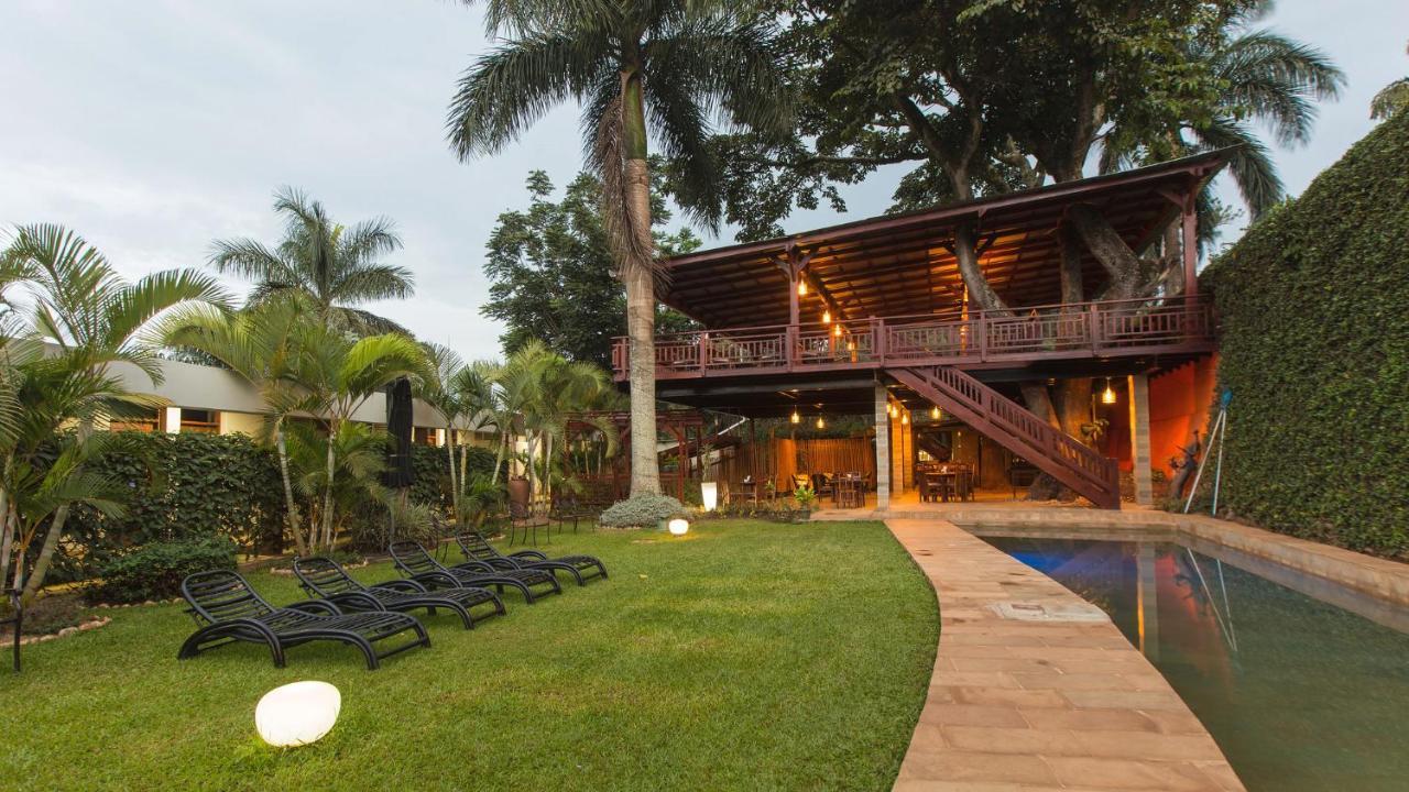 Humura Resorts Kampala Bagian luar foto