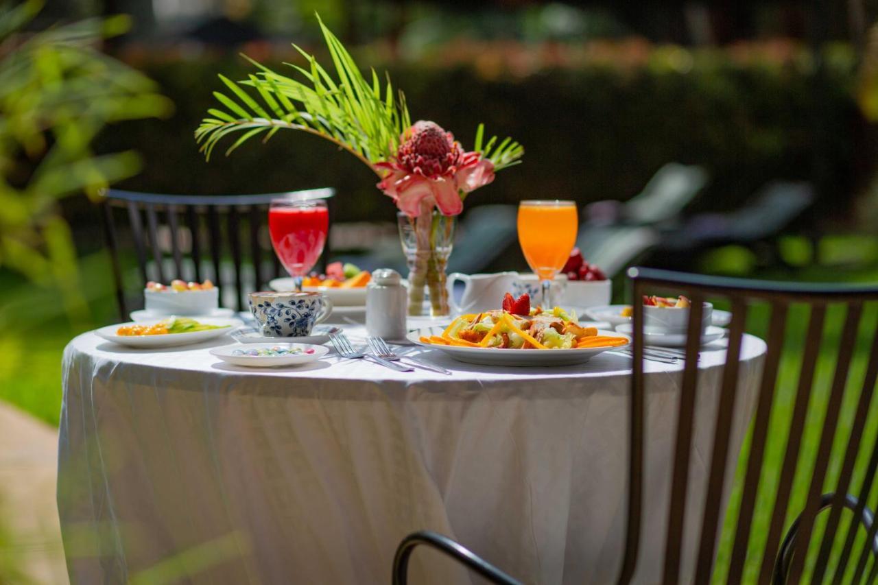 Humura Resorts Kampala Bagian luar foto
