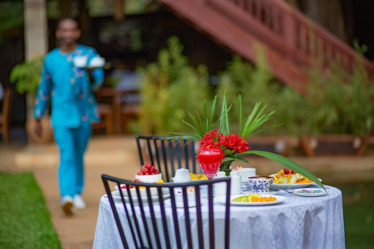 Humura Resorts Kampala Bagian luar foto