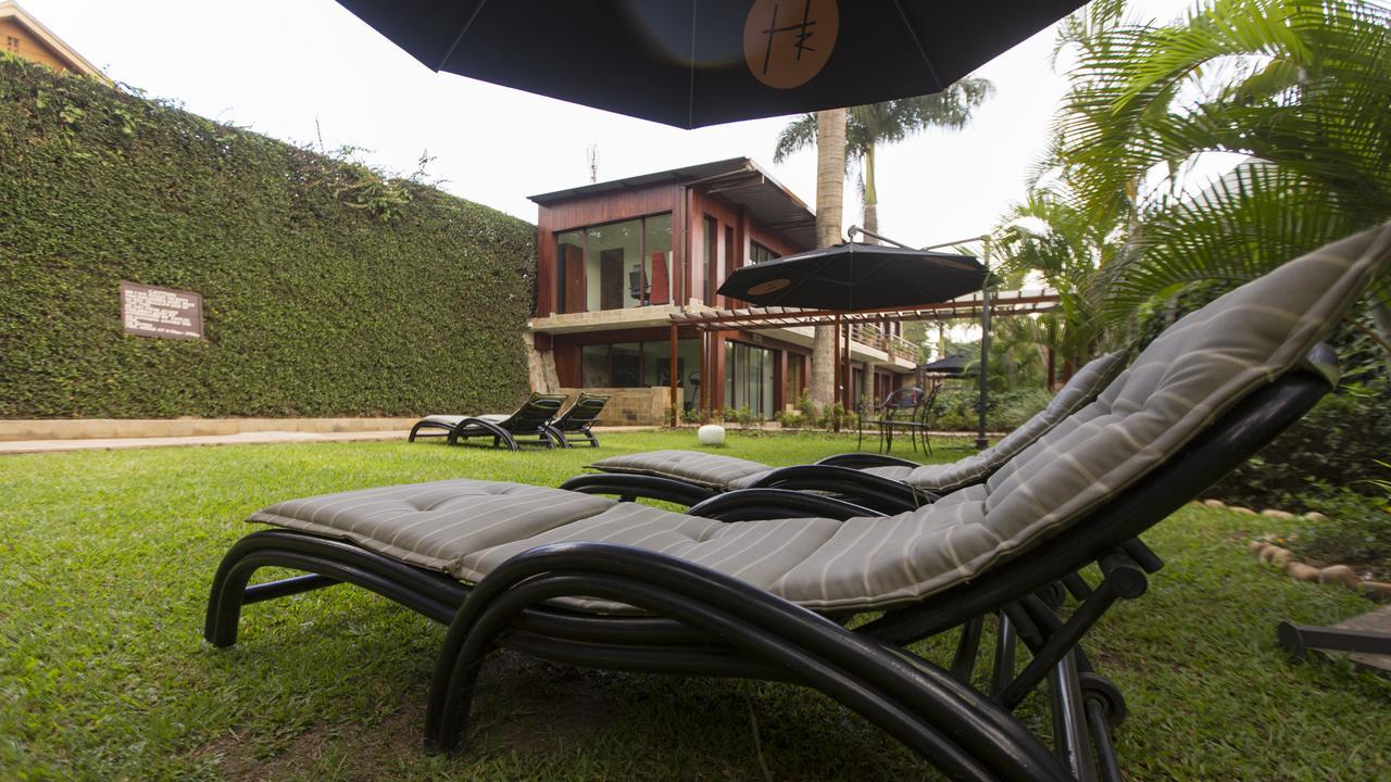Humura Resorts Kampala Bagian luar foto