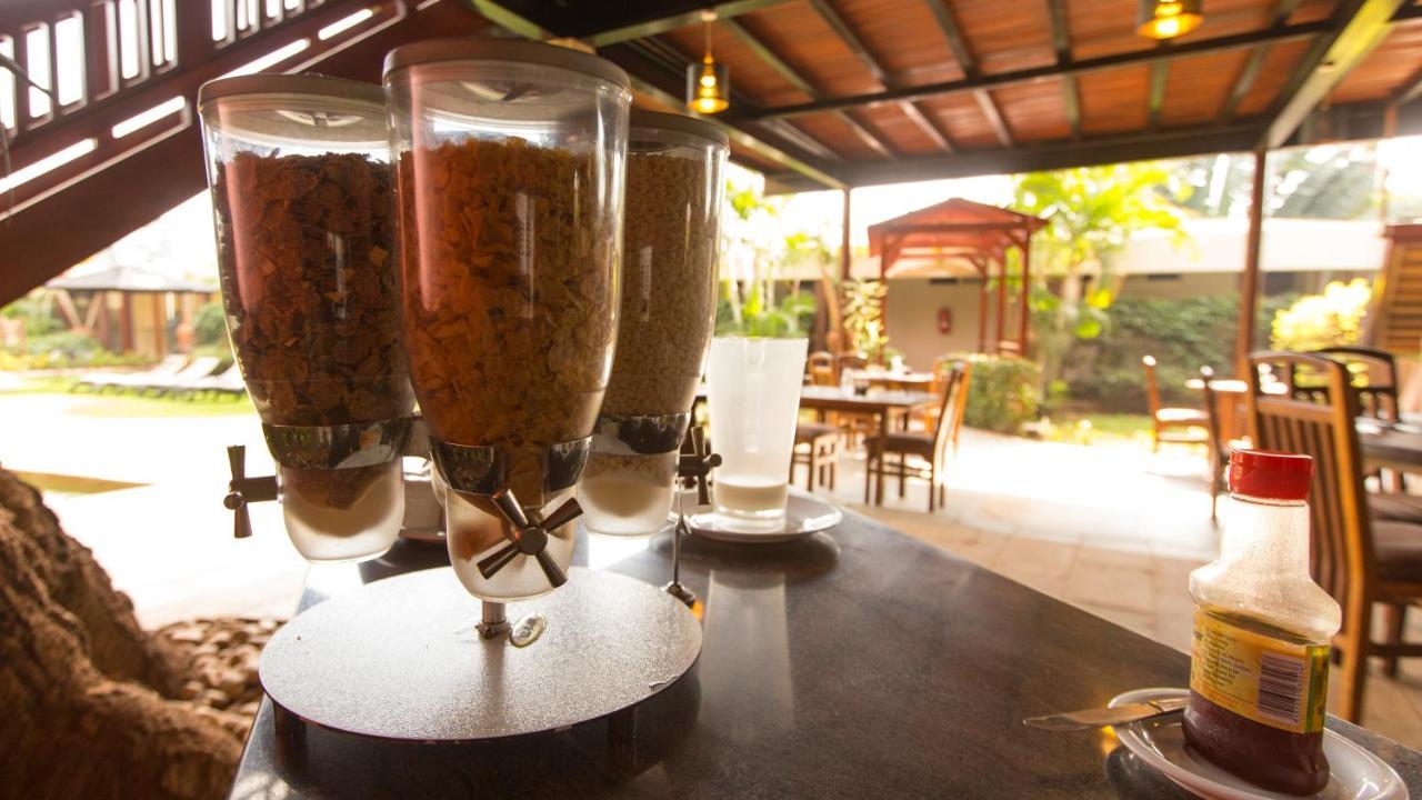 Humura Resorts Kampala Bagian luar foto
