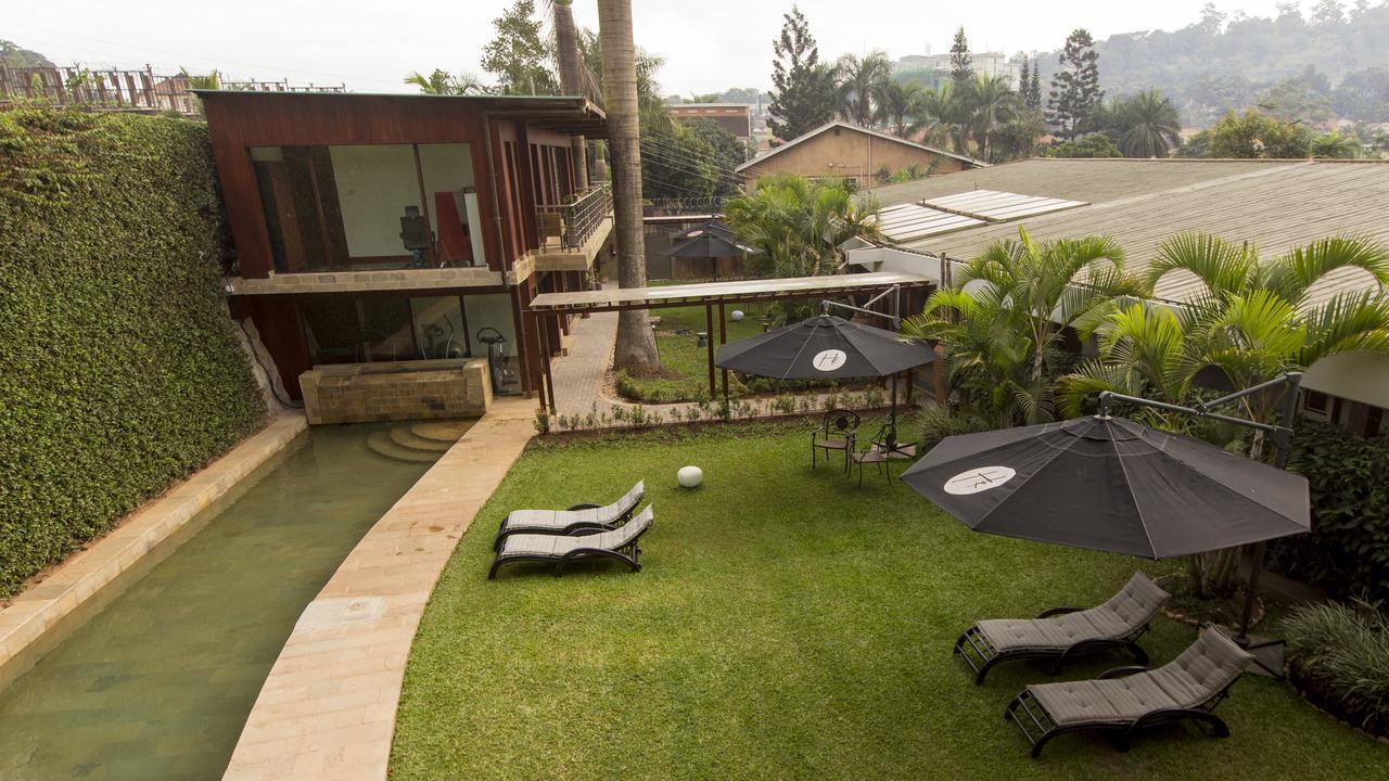 Humura Resorts Kampala Bagian luar foto